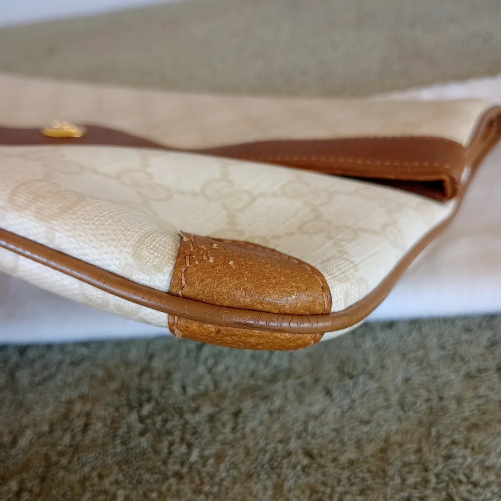GUCCI PVC GG Supreme Clutch - Cream w/ Tan Leather - Picture 13 of 16